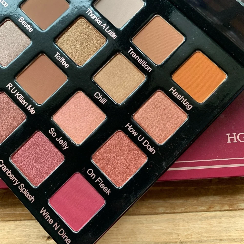 🎉HP🎉 New Violet Voss Holy Grail Eyeshadow Palette